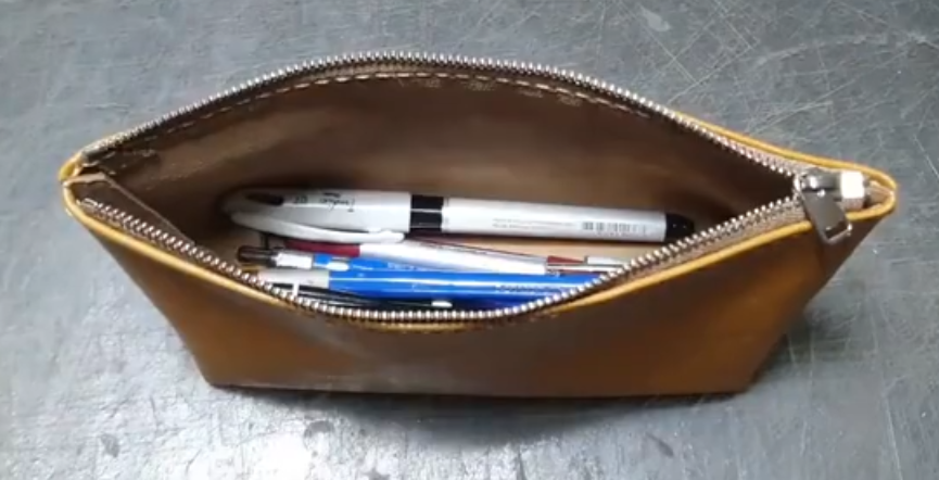 กระเป๋าซิปไม้หัตถกรรมเครื่องหน - Leathercraft Japan บทวิจารณ์และราคา