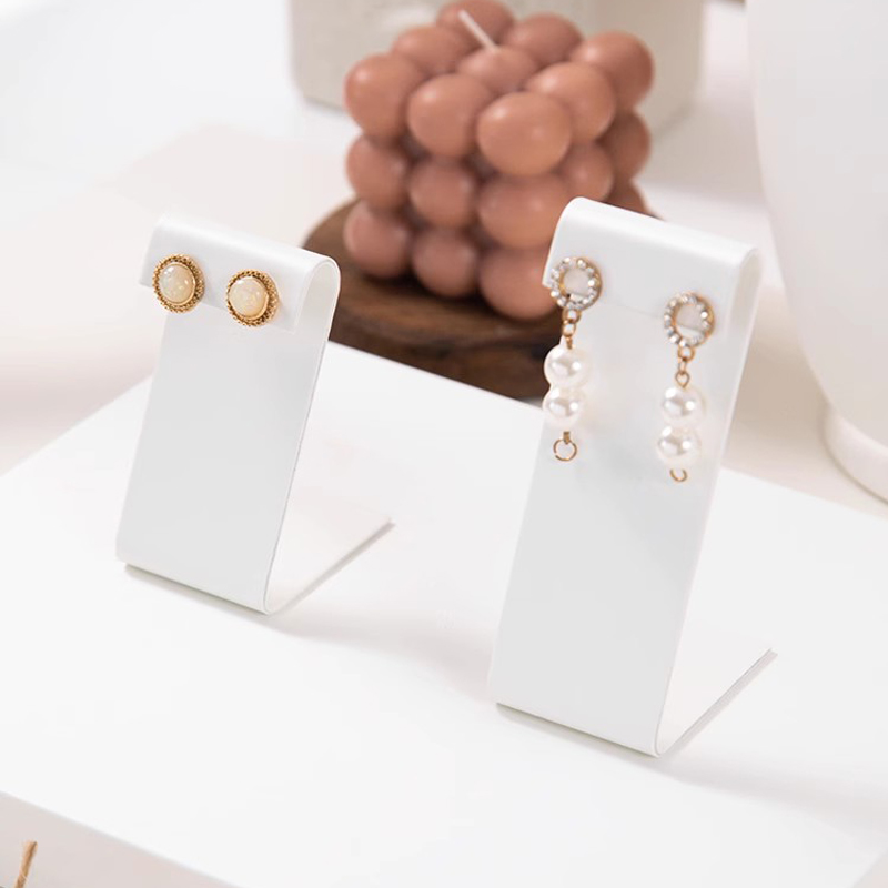 ผู้ถือต่างหูหูStudsเครื่องประด - Leatherwork Rings บทวิจารณ์และราคา